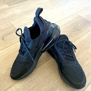 Black Nike Air270 size 8.5. Worn maybe 10 times in 6 months. In great condition.